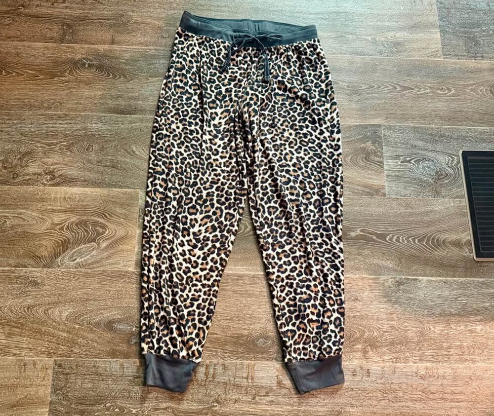 Women’s Secret Treasures Leopard Pajama Pants Size M (8-10)